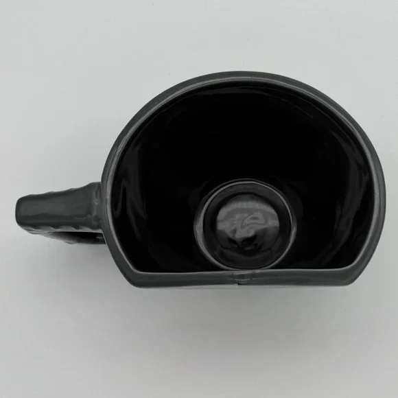 Legend of Zelda Paladone Zelda Triforce Hylian Shield 2015 Mug - Picture 3 of 3